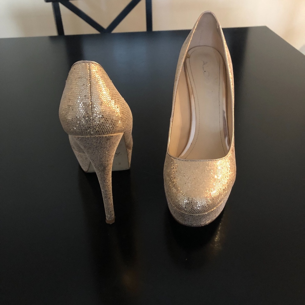 Sparkly Pump - Picture 3 of 5